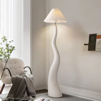 Лампиона в скандинавски кремовом стил за дневната, Безшумен Стил, спалня, кабинет, Вертикален дизайн, висококачествено осветление