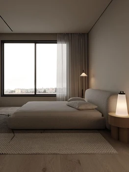 Модерна минималистичная тъканно легло в основната спалня и кремава на цвят, двойно легло от червена мрежа, тканевое изкуство без измиване