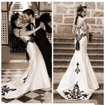 Модерни Сватбени рокли в готически стил 