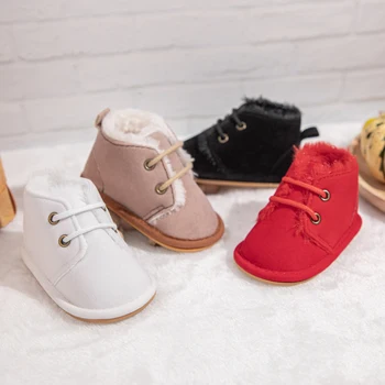 Новата есенно-зимни обувки за новородени бебета в първия ден за деца с мека гумена подметка, топло устойчива на плъзгане, спортни обувки за малките момчета и момичета