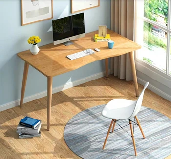 Модерен прост десктоп в индустриален стил, компютърна маса за сядане