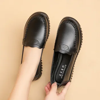 Обувки есен нови дамски модни ежедневни дамски кожени плоски обувки дамски пуловер удобни черни работа апартамент обувки Обувки за майките 